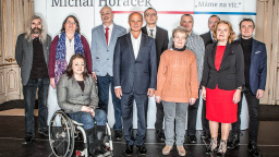 Horáček představil svůj tým. Radit mu budou i Vášáryová, Petříček i König