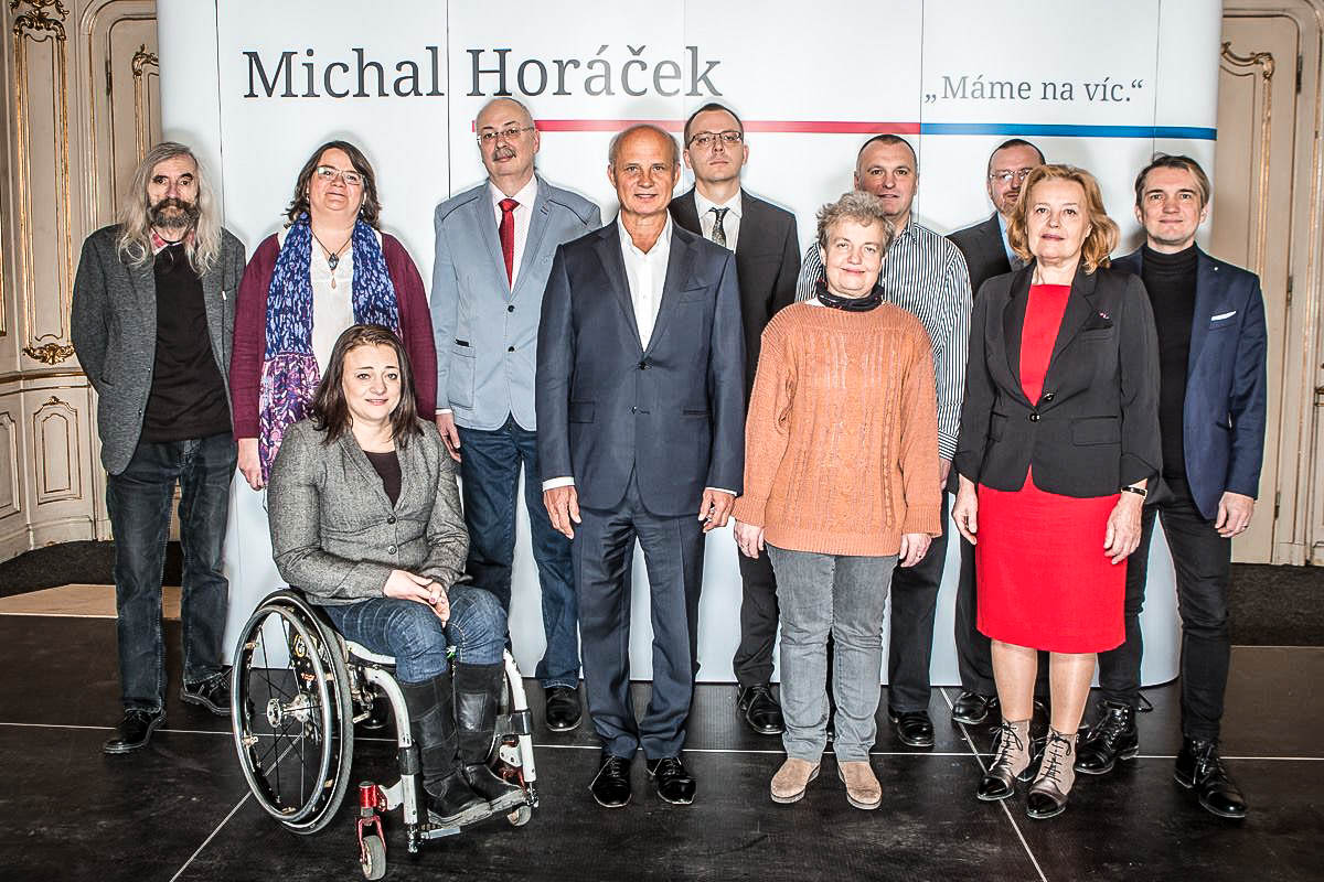 Horáček představil svůj tým. Radit mu budou i Vášáryová, Petříček i König
