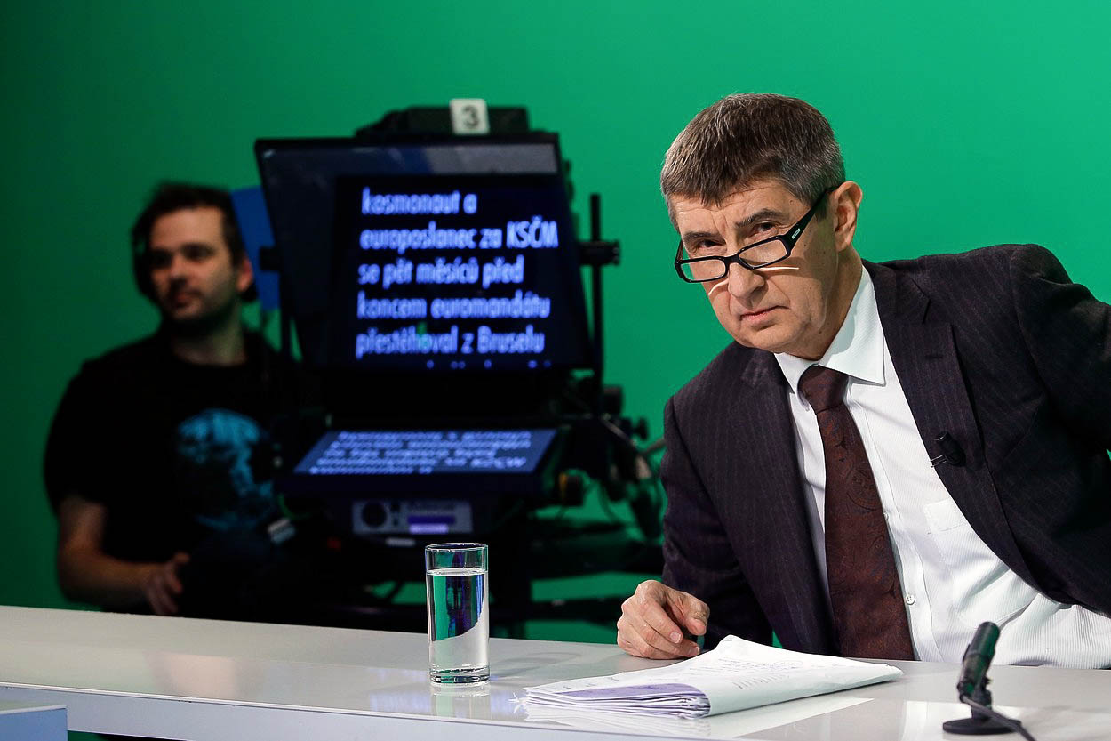 Vyhoďte redaktory, kteří o mně natočili 'sorry jako reportáž', žádá Babiš po České televizi