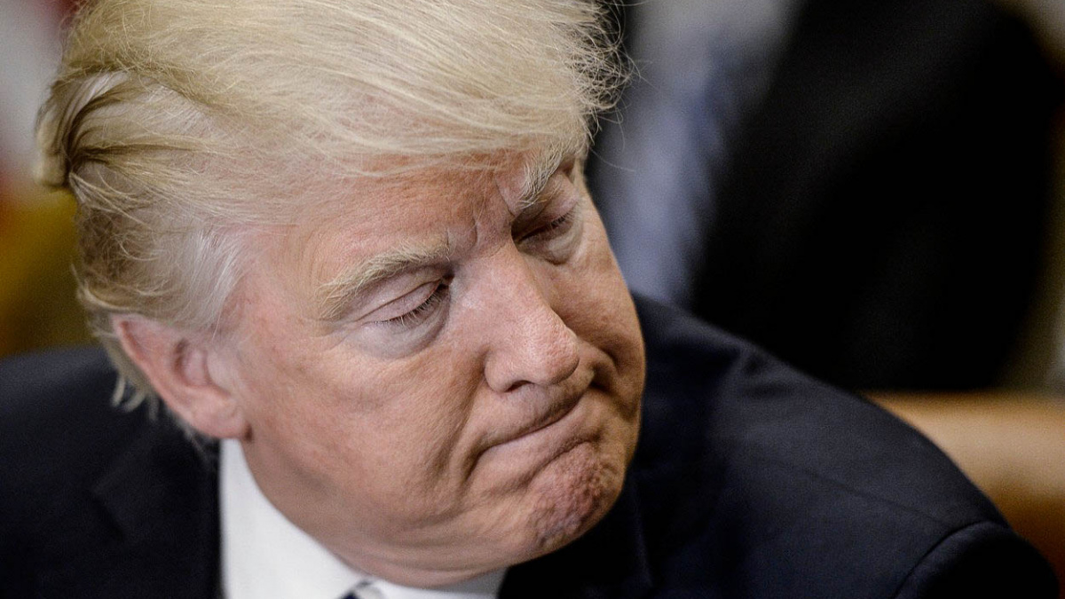 Trumpovi lidé byli během kampaně ve styku s ruskými agenty, napsal americký list