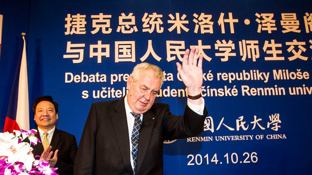 Zeman bude kandidovat. Od března bude mít pořad na Barrandově, který spoluvlastní Číňané