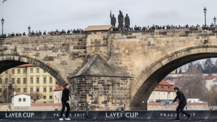 Federer si zahrál s Berdychem na Vltavě. A chtěl by čtyřhru s Nadalem