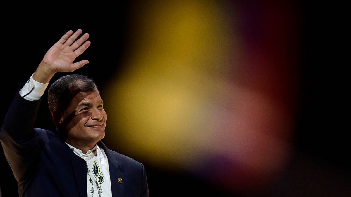 Rozporuplné dědictví: Kdo nahradí dlouholetého prezidenta Ekvádoru?