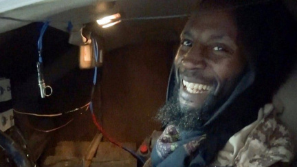 Není nebezpečný, tvrdila Británie a odškodnila ho za Guantánamo. Odpálil se v Iráku