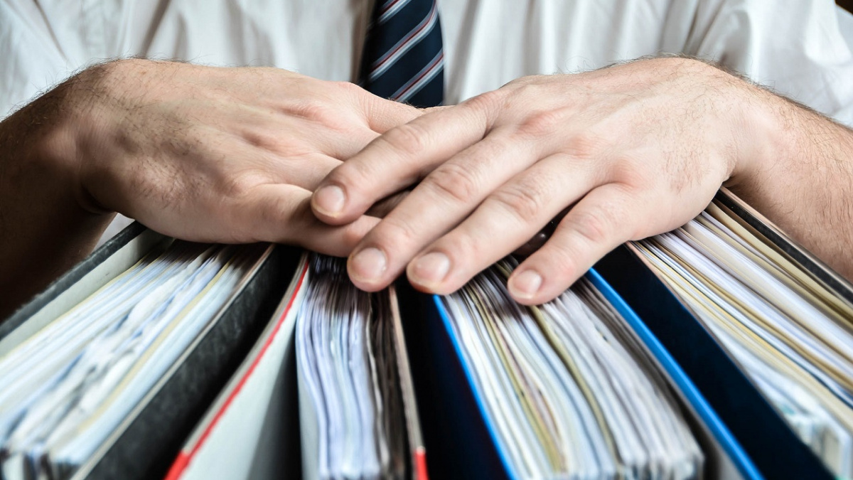 Zlaté časy české byrokracie: Drtí nás armáda úředníků a stohy regulací