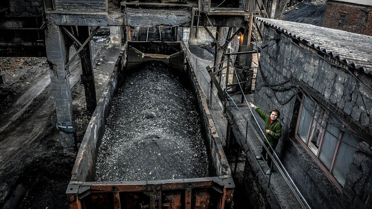 Separatisté 'znárodnili' doly v Donbasu. Části Ukrajiny může přijít o elektřinu