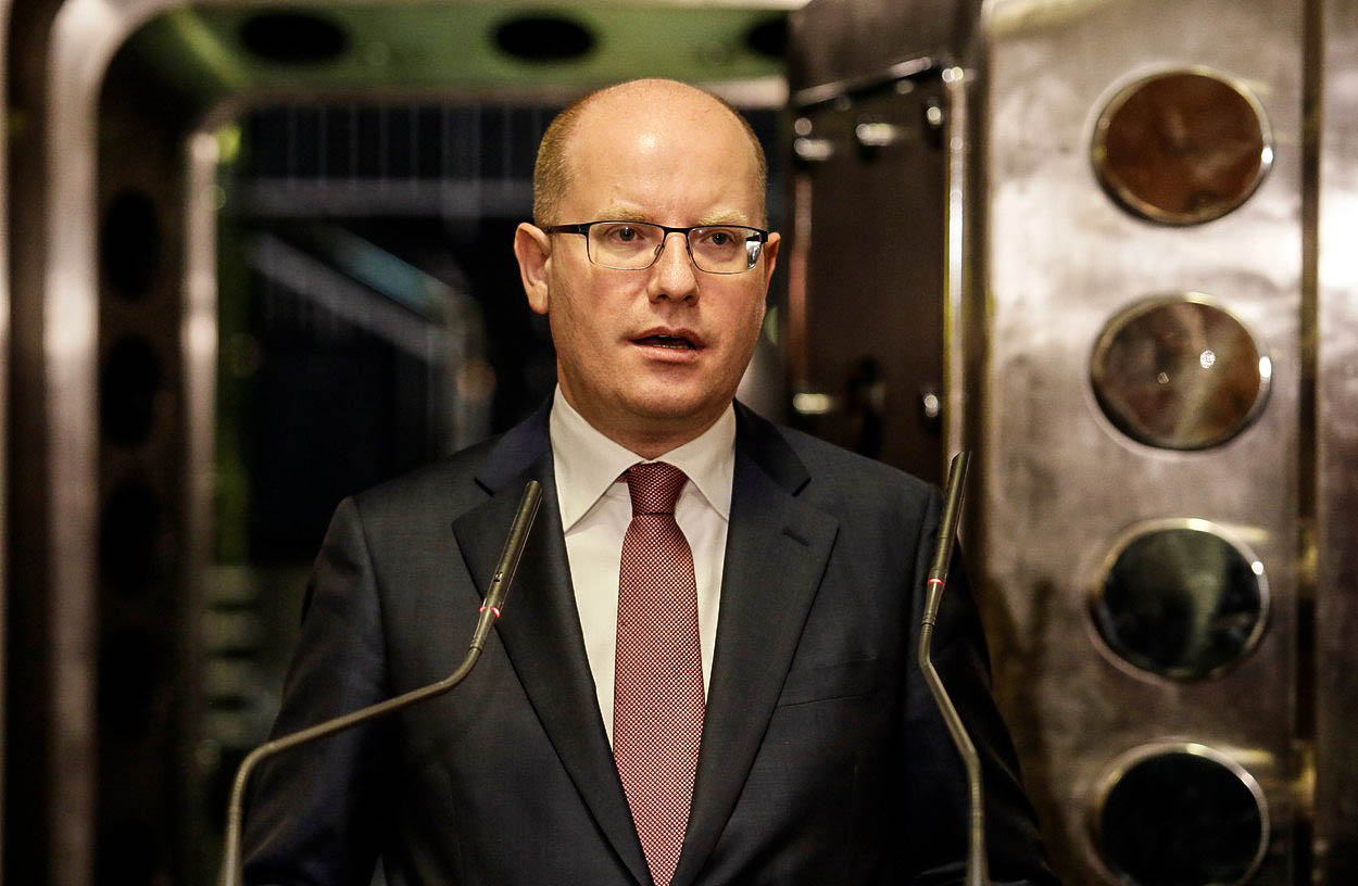 Sobotka má se 'svým' ministerstvem velké plány. Chce vyřešit Dukovany, mobilní sítě i fondy