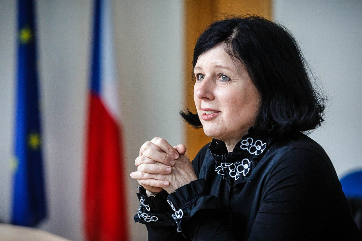 Jourová: Kdo chce peníze od EU, musí plnit její hodnoty