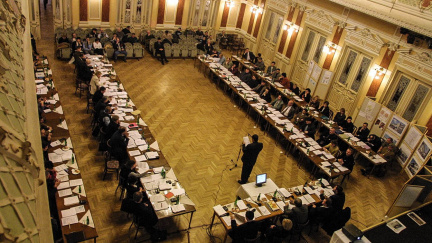 O platovou třídu níž. Prostějov roky chybně platil úředníkům