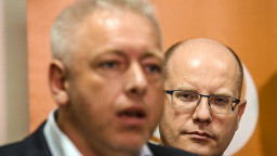 Aktualizováno: Sobotkovi se splnilo, co si přál. Zůstává v čele ČSSD se 'svým' Chovancem