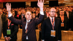 Komentář: Být přesvědčivý znamená křičet? Sociální demokraté si to myslí, ukázal sjezd