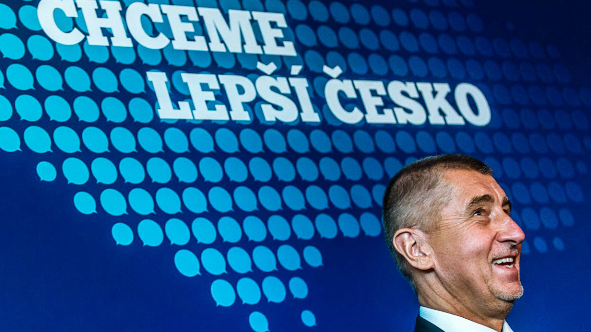 Babiš se protáhne každou skulinou. Je snad myš?