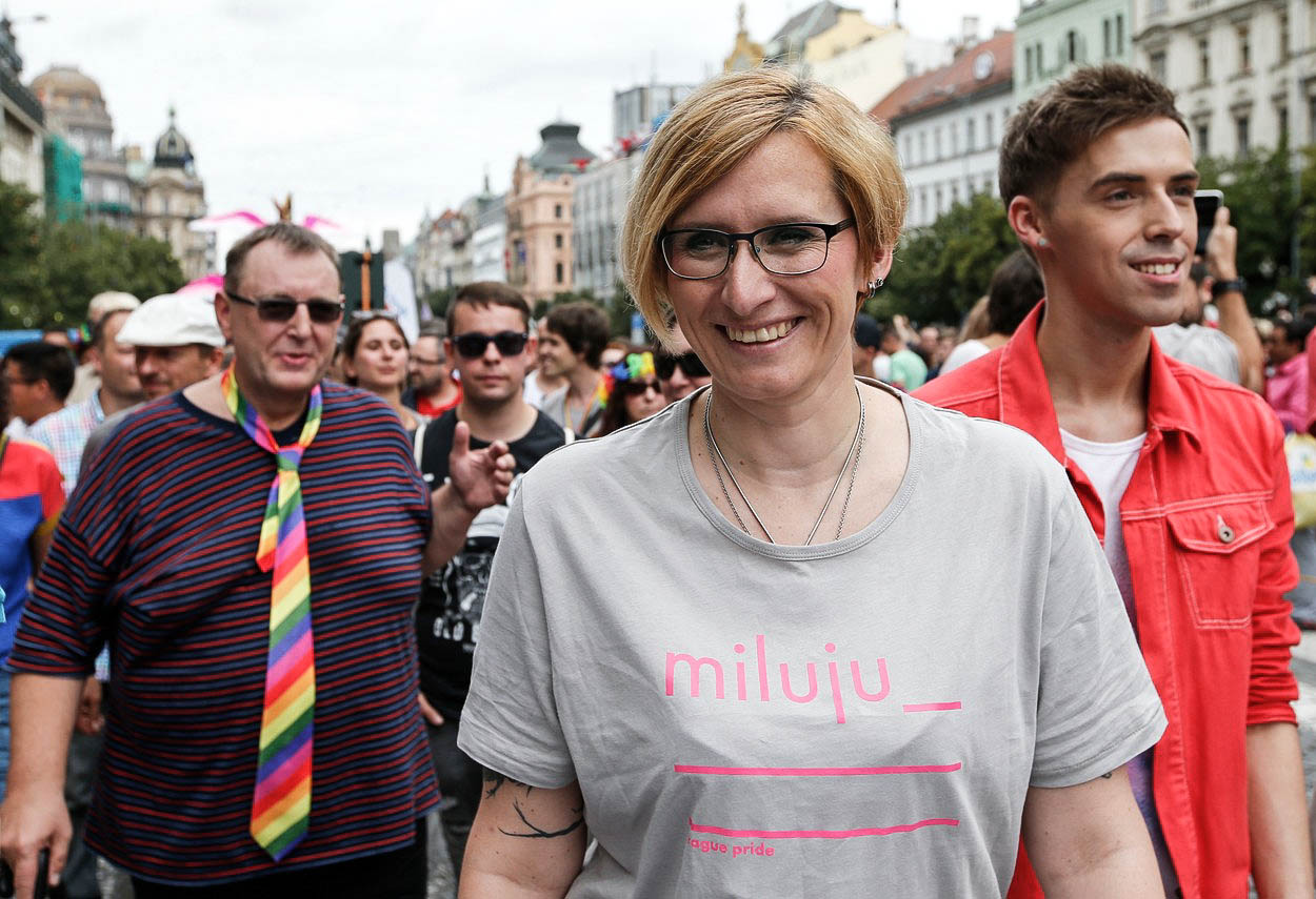 Komentář: Coming out ministryně Šlechtové jako důkaz tolerantního Česka?
