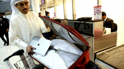 Do letadla bez notebooku. Stala se letiště definitivně zónami strachu?