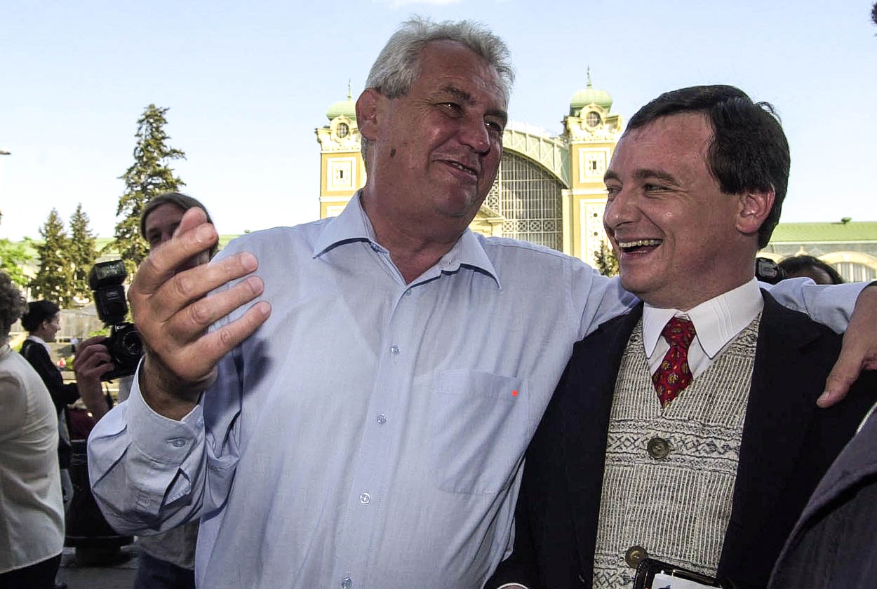 Rath si u ÚS stěžuje na Zemana kvůli jeho zásahům do své korupční kauzy