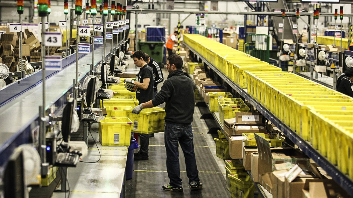 Policie při rozsáhlém zátahu objevila na 300 ilegálně zaměstnaných cizinců