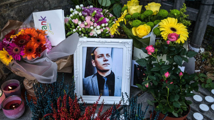 Umlátil Čecha řetězem, Britové ho pustili. Česko poslalo nótu do Londýna