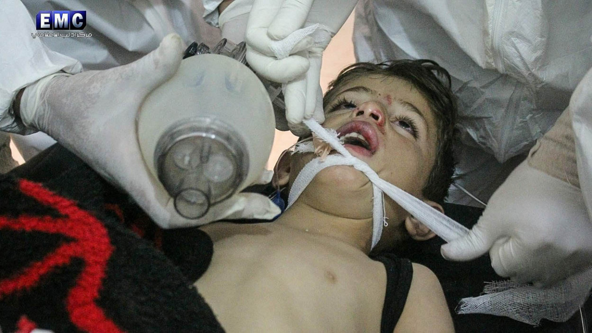 V tělech obětí útoku v Sýrii je sarin, potvrdilo Turecko