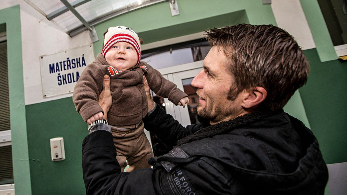Tradiční 'předvolební úplatky': Důchodci a rodiče dostanou přidáno