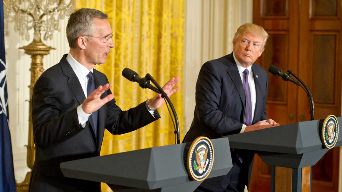 Trump obrátil: NATO není přežitek, jen do něj musíte nasypat víc peněz