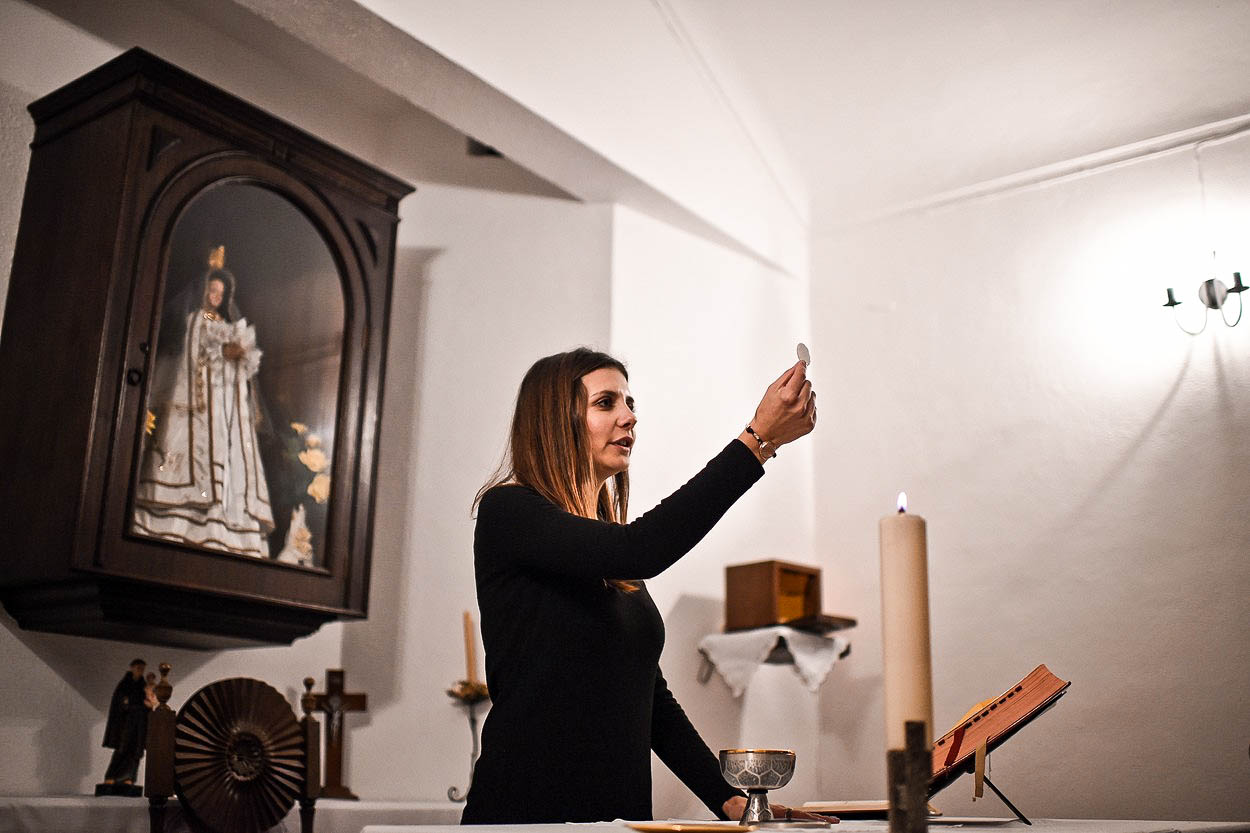 Výstřednost, kterou Vatikán nevidí rád: Ženy sloužící mše