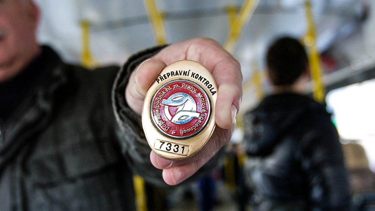 Utajená smlouva Dopravního podniku na vymáhání: Pražský dopravce může přijít téměř o půl miliardy ročně