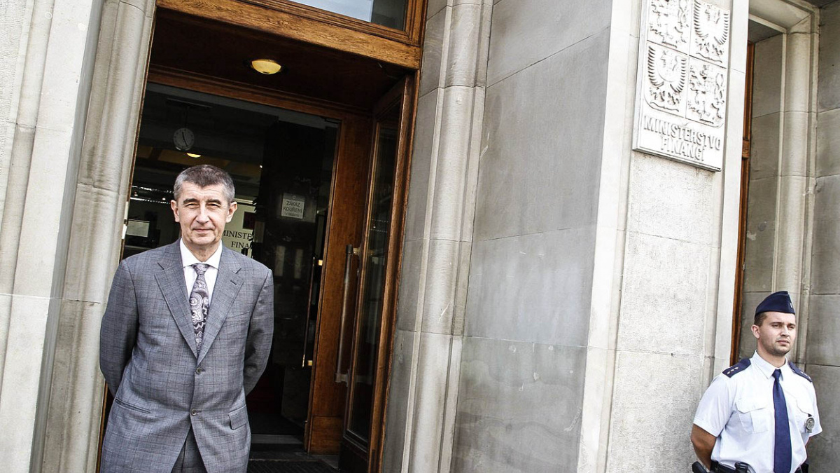 Babišovo ministerstvo nasekalo chyby v účetnictví za 100 miliard. NKÚ mu vyčítá nejasná pravidla