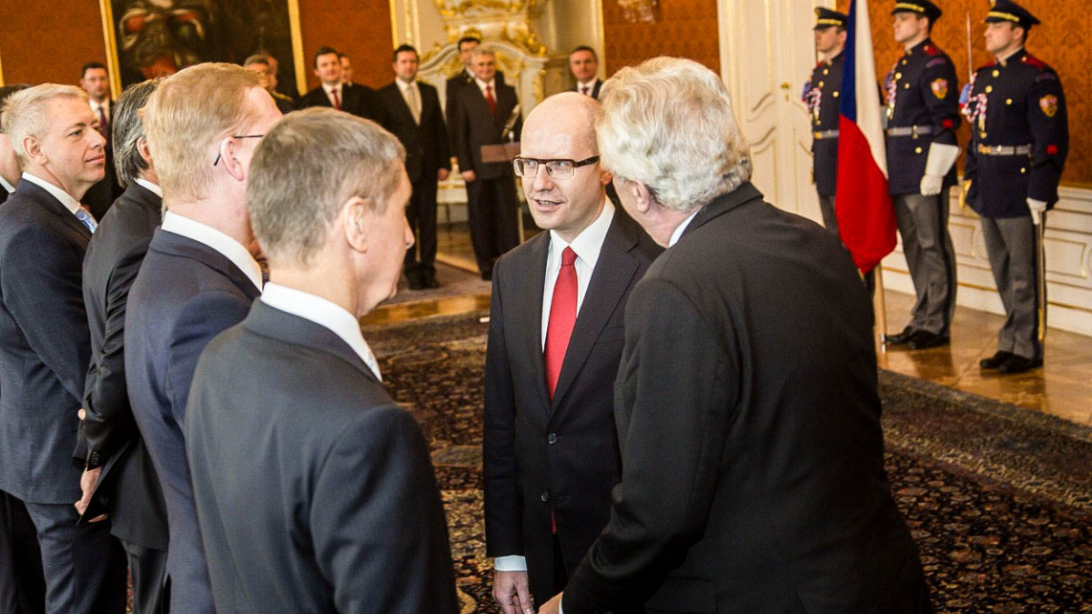 Jaké má teď Sobotka možnosti?