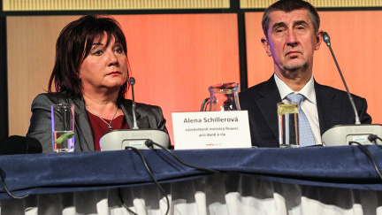 Aktualizováno: Je to prodloužená ruka Babiše, prohlásil Sobotka o Schillerové a odmítl ji