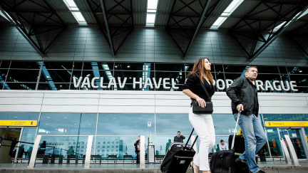 Aktualizováno: Na letišti začali prohlížet kufry. Dejte si pozor na zámek