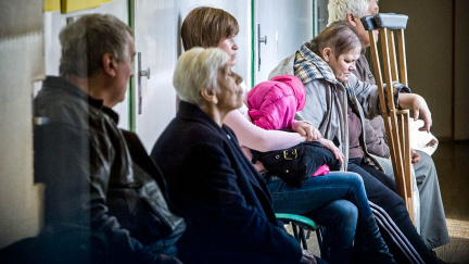 Aktualizováno: Při delší nemoci dostaneme víc peněz než dosud. Zavádí se také e-neschopenka