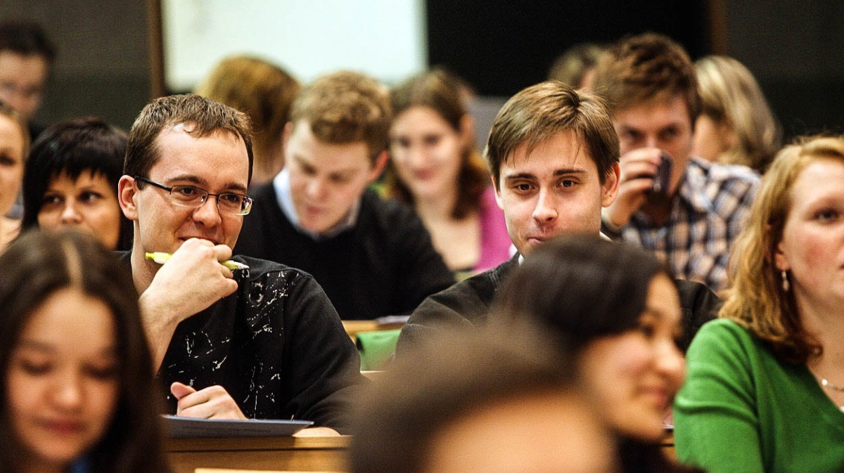 Upravte zákon, jinak nedostudují desetitisíce lidí, apelují vysoké školy
