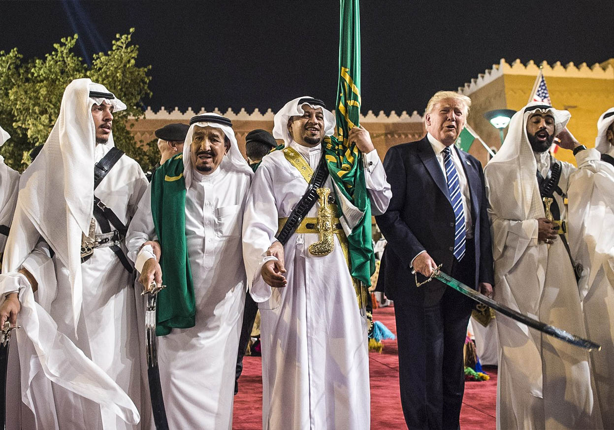 Trumpův tanec s arabskými tyrany a sponzory teroristů