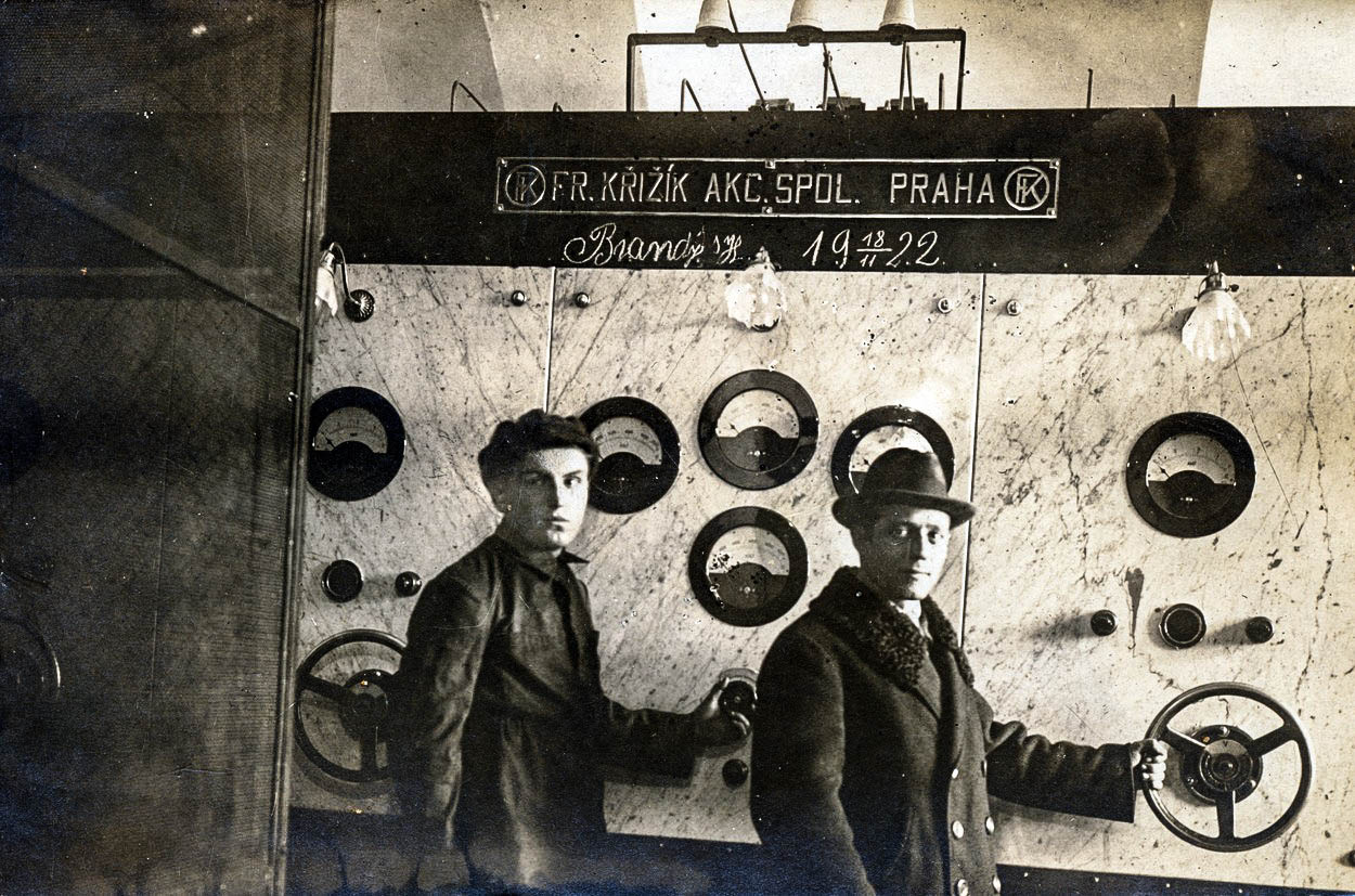 Český Edison: Neměl peníze na maturitu, přesto rozsvítil česká a moravská města