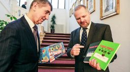 Babiš není žádný Berlusconi, český mediální trh je ale pokřivený, říká Fiala