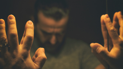 Samomluva může být i znakem šílenství. Ale umí nám pomáhat