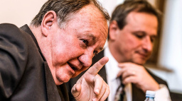 Komentář: Veřejnoprávní média jako kořist politických trafikantů