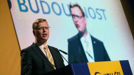 Spusťme poslední fáze EET později, navrhují lidovci. Pokrytectví! říká opozice