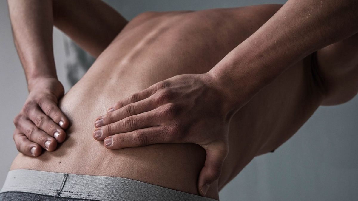 Bolavá záda jako past na peníze. Lidé kvůli nim utrácí biliony