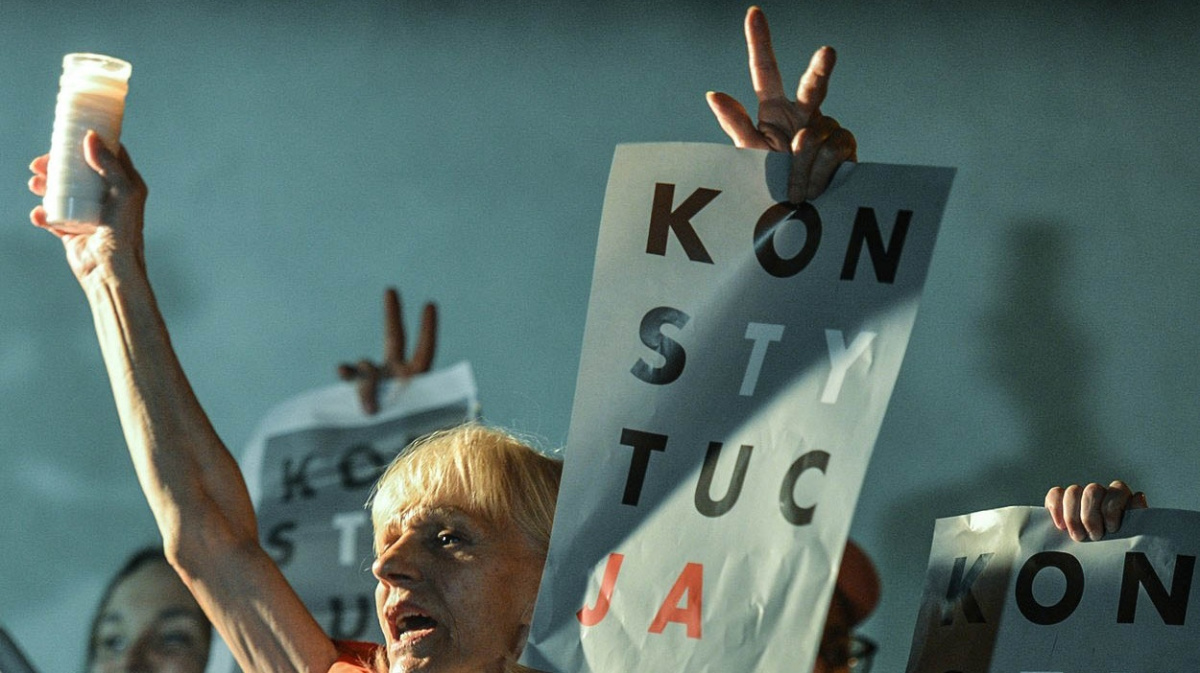 Brusel dal Polákům ultimátum. Na změnu justiční reformy mají měsíc