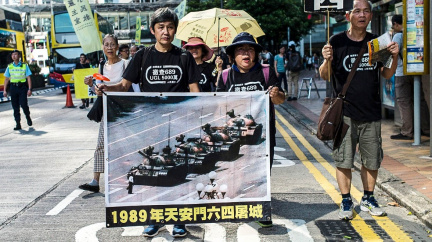 Muž, který se postavil tankům, stále žije. Už 28 let jej Čína drží ve vězení