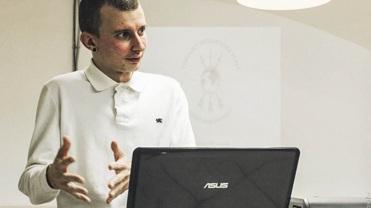 Slídí za ruskou armádou. Rozhovor s šéfem ruských investigativců, kteří odhalují tajemství Kremlu