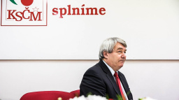 Politické strany nemusí poskytovat informace, rozhodl soud
