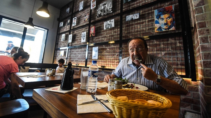 Inspirace diktaturou: V originální restauraci nabízejí puč a grilují svobodu