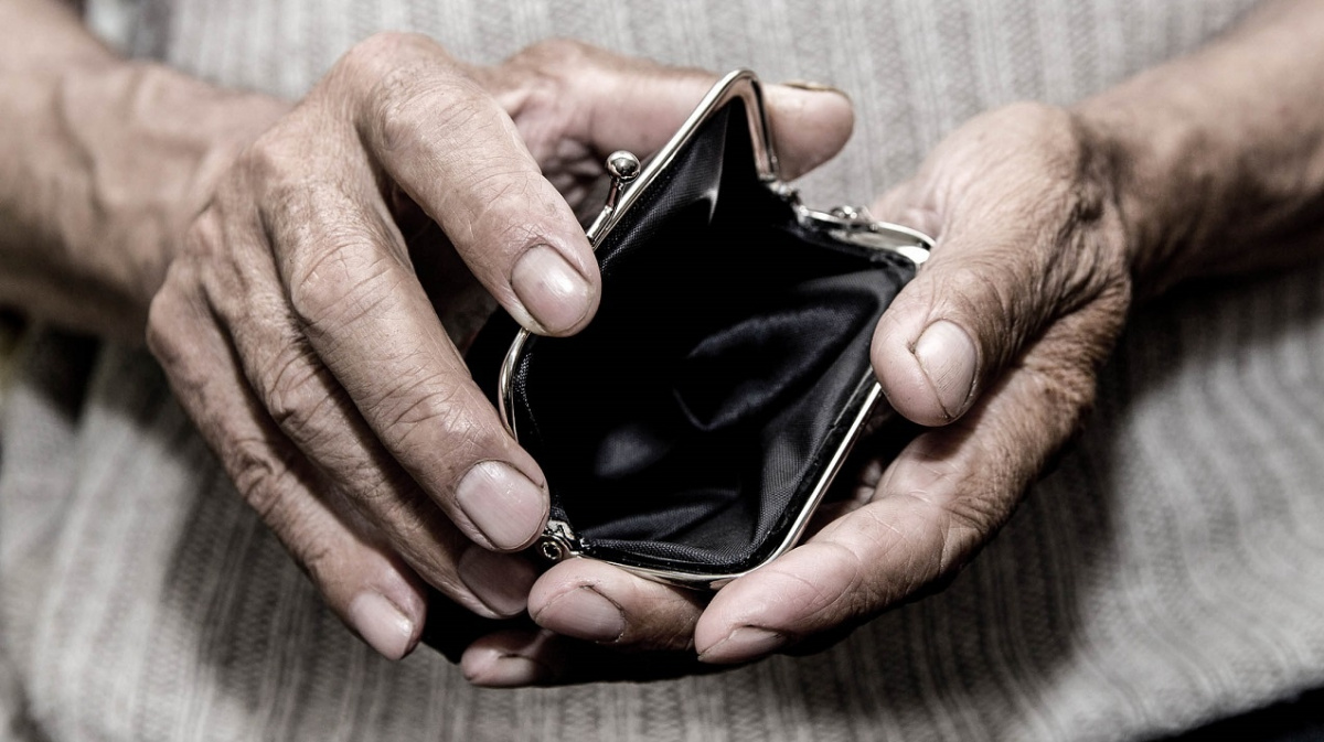 Exekucí na důchody přibývá. Má je téměř 90 tisíc lidí