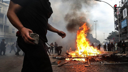 Levicoví extremisté sílí, hlásí ministerstvo. Některé zatkli i při protestech v Hamburku