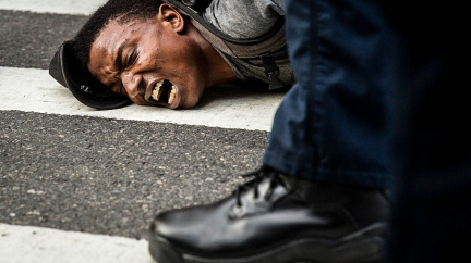 Amerika se vzpamatovává z násilností ve Virginii. Odsuďte rasismus, tlačí na Trumpa