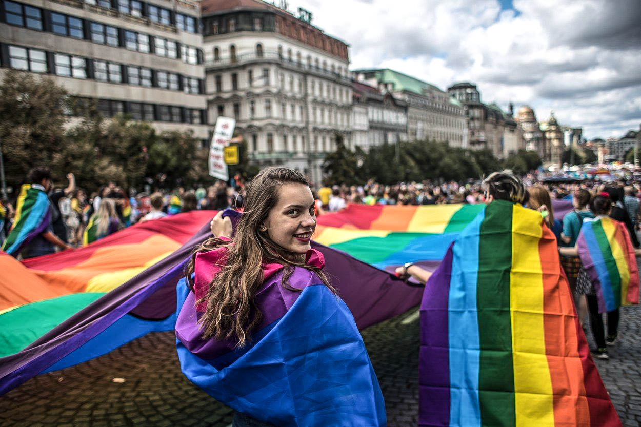 Homosexuálové zaplavili ulice, konec světa se ale opět nekonal