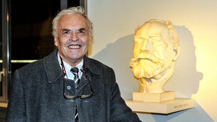 Dokažte mou spolupráci s StB, vyzval Srp premiéra Sobotku. Hrozí žalobou