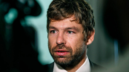 Pelikán nezbavil Zemana mlčenlivosti pro slyšení před komisí. Plíšek to zkritizoval